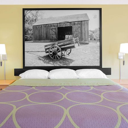 Hotel Super 8 By Wyndham Independence Ia Esterno foto