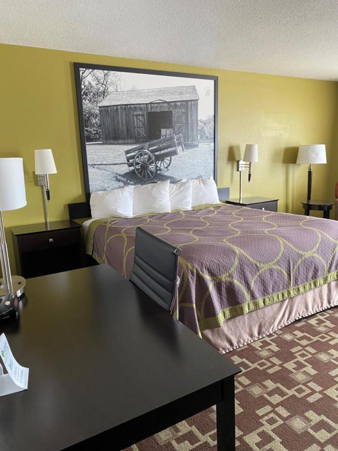 Hotel Super 8 By Wyndham Independence Ia Esterno foto