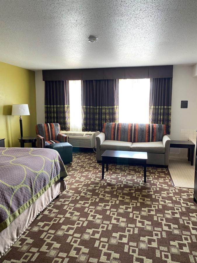 Hotel Super 8 By Wyndham Independence Ia Esterno foto