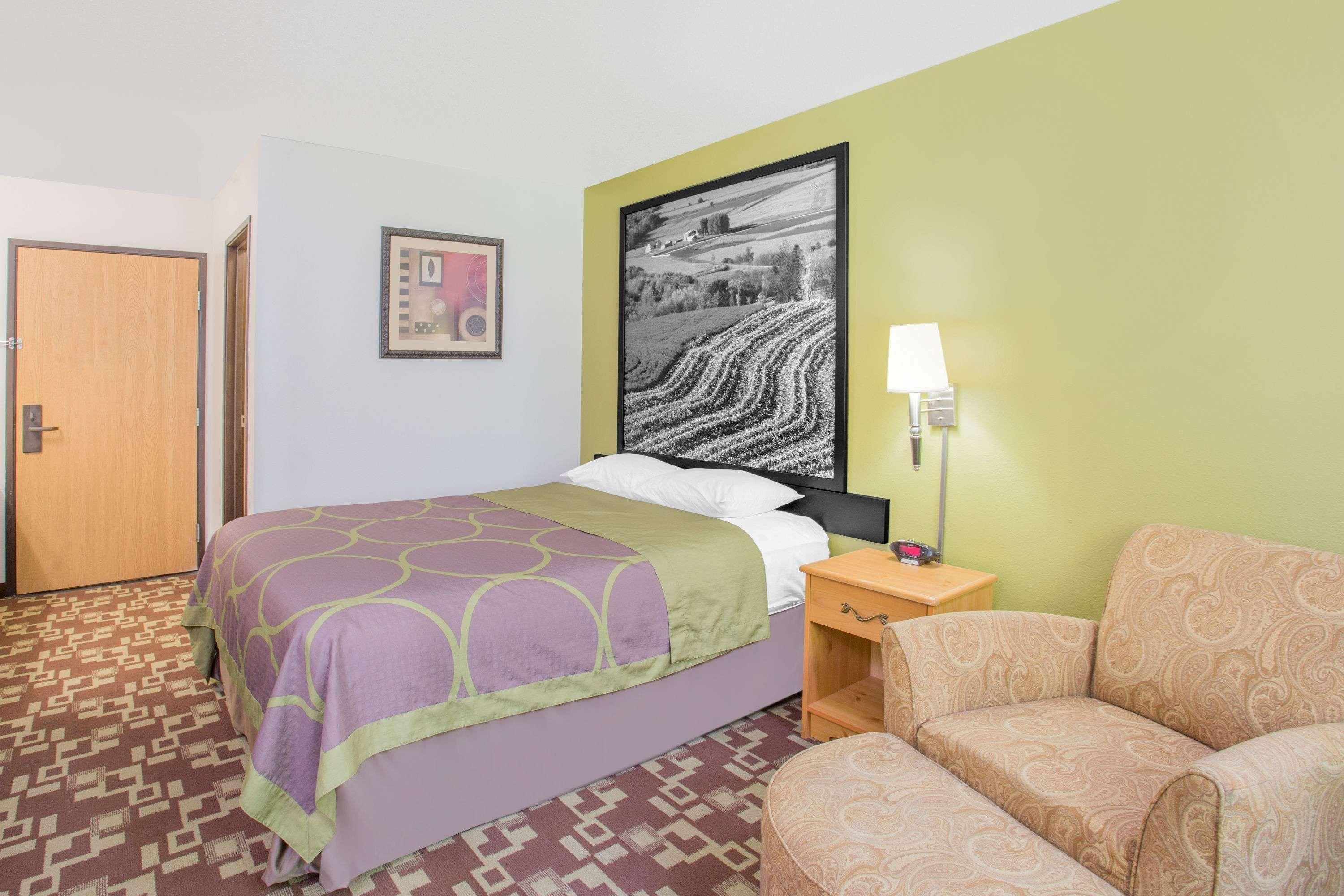 Hotel Super 8 By Wyndham Independence Ia Esterno foto