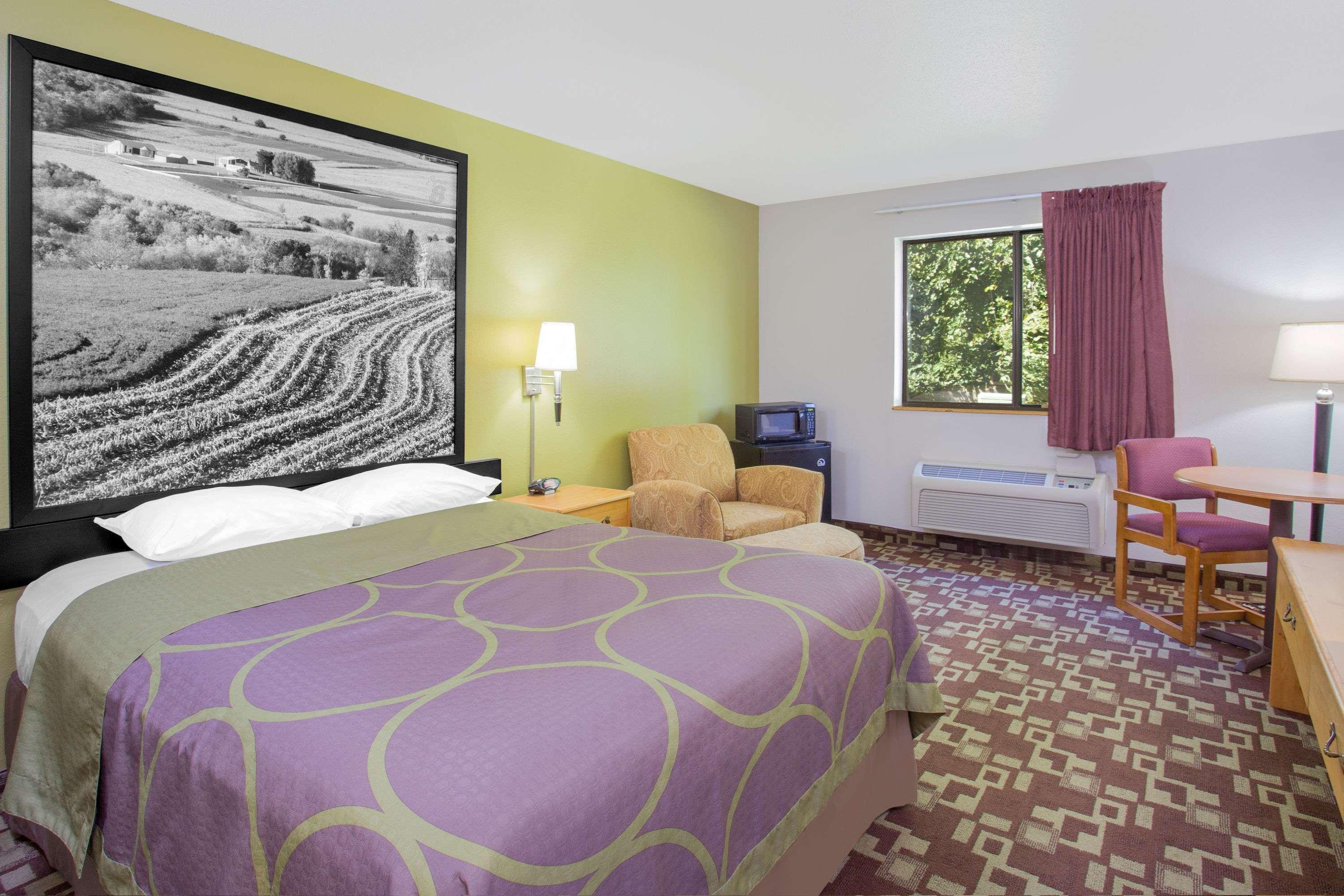 Hotel Super 8 By Wyndham Independence Ia Esterno foto
